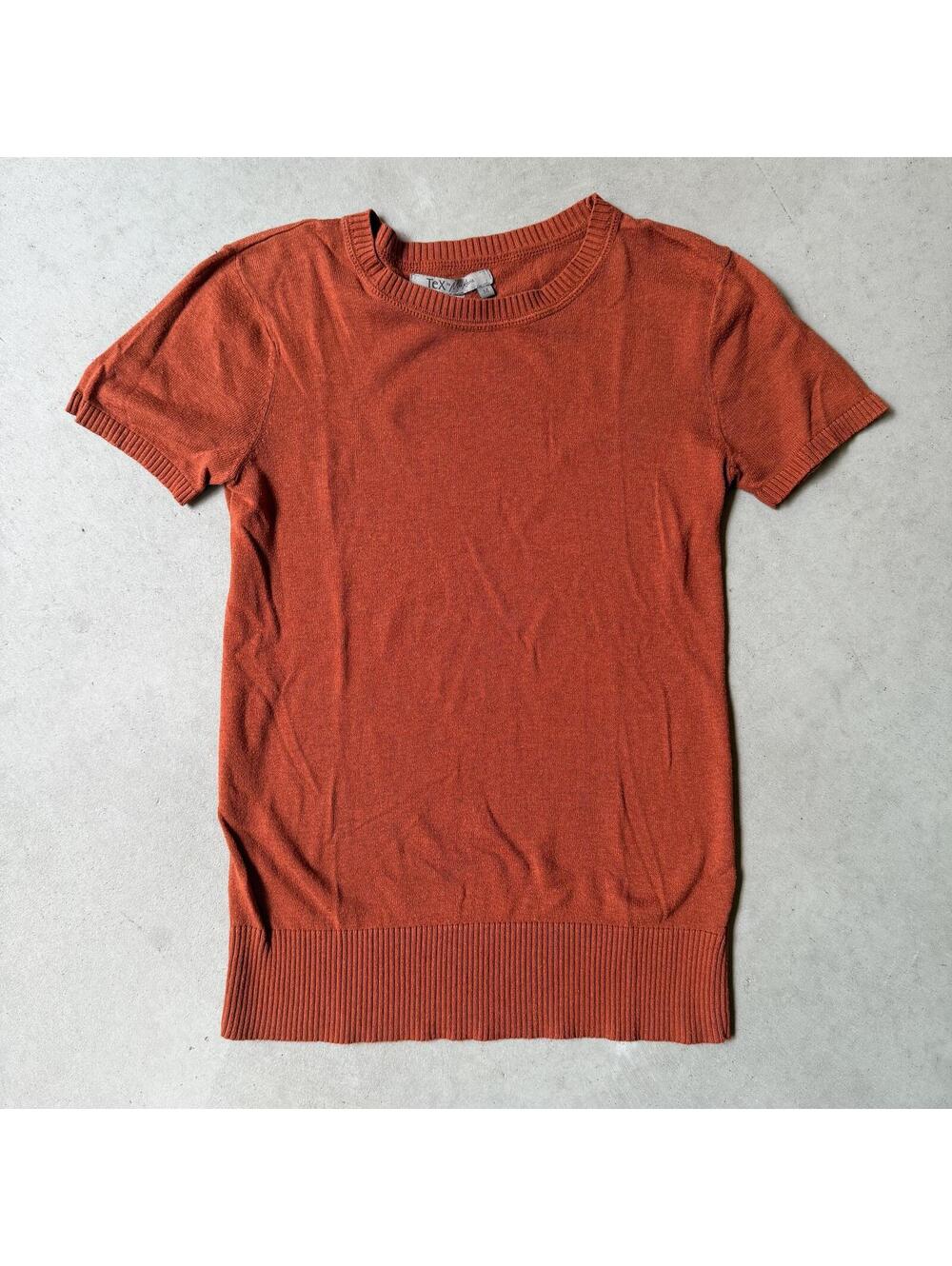Short Sleeve Rib-Hem Tee in Rust